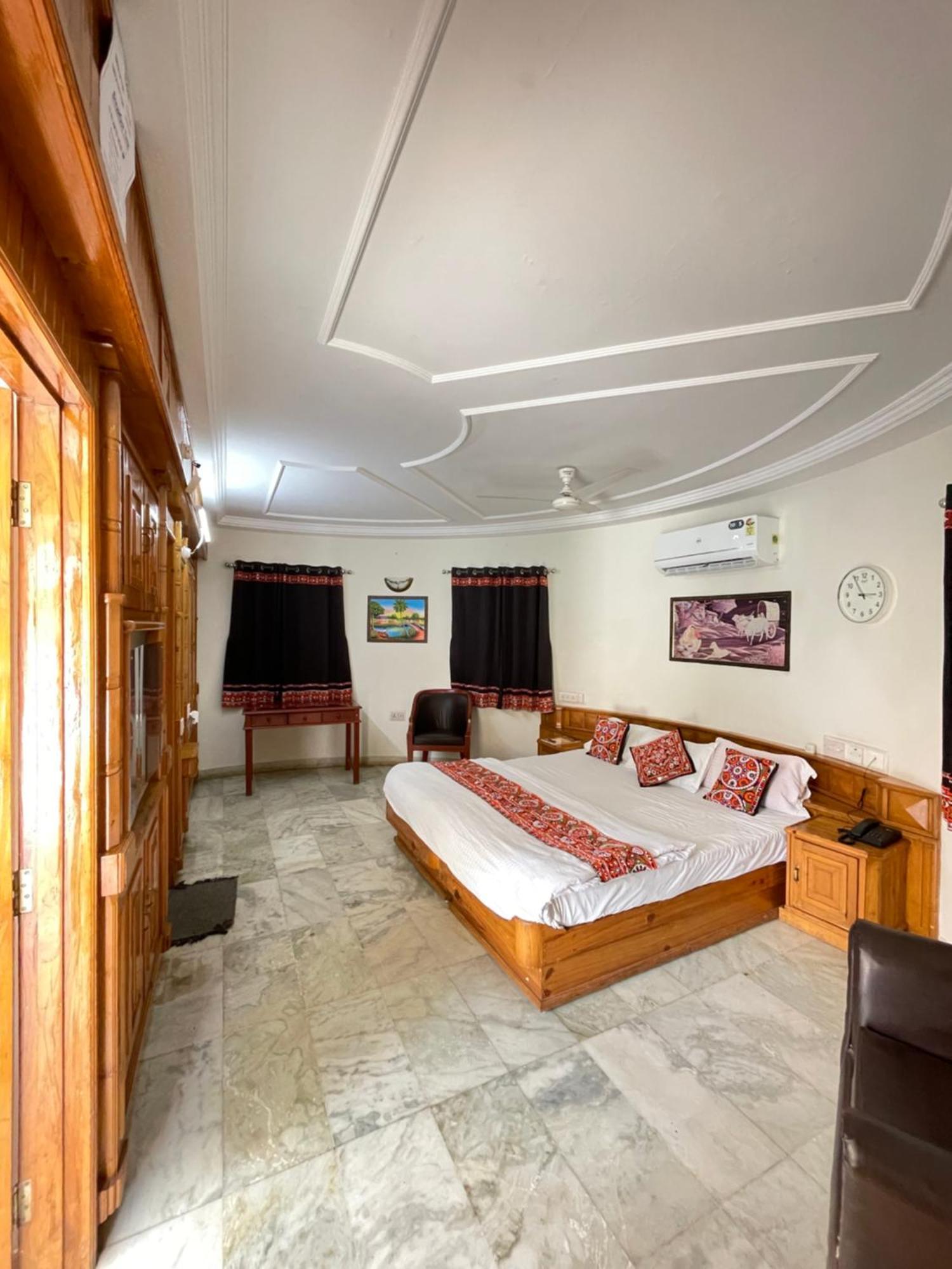 Stay Guru Resort Farm Villa Bhuj Exteriör bild